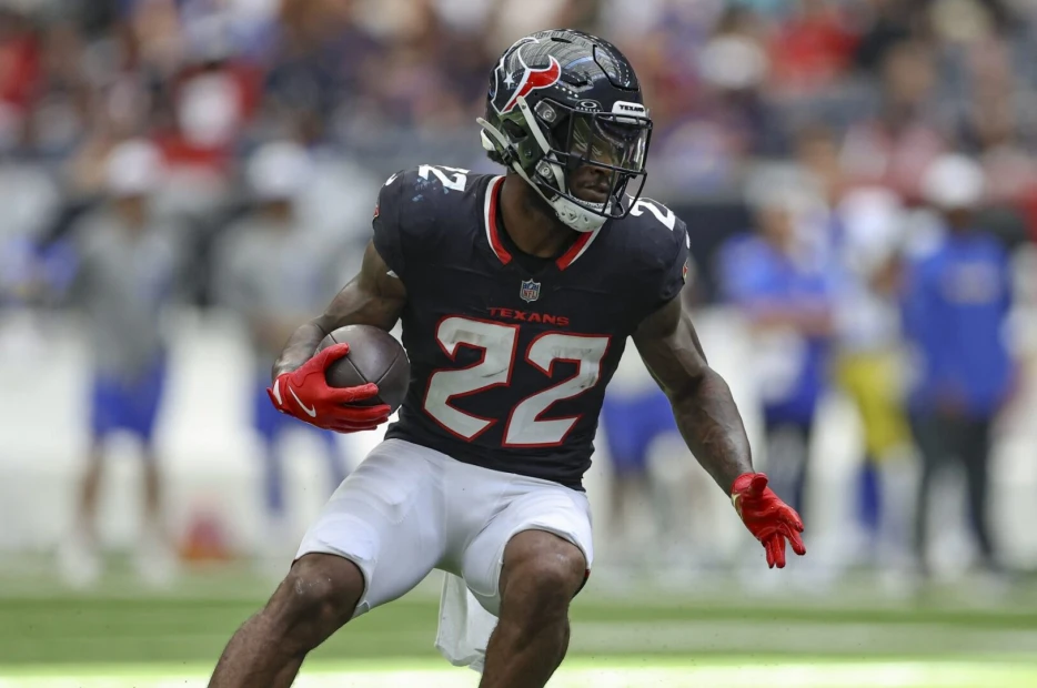 Saints Hosting RB Cam Akers For Tryout