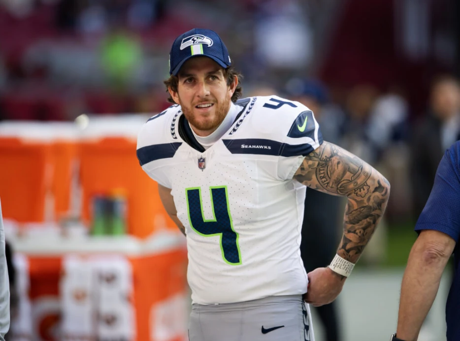 Seahawks Extend P Michael Dickson