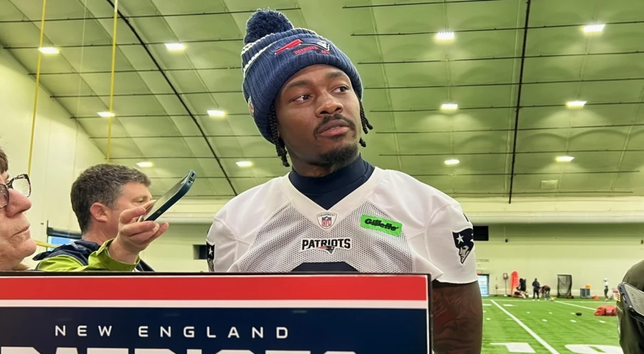 Stefon Diggs Comes Clean About Viral Pink Powder Video During Wild Boat Party In Miami
