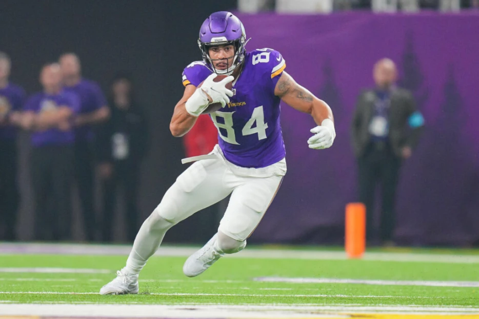 Vikings, TE Josh Oliver Agree to Contract Extension