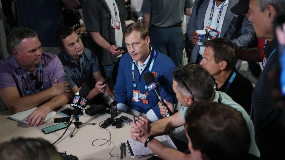 Bears’ Ben Johnson gives training camp injury update for star rookie