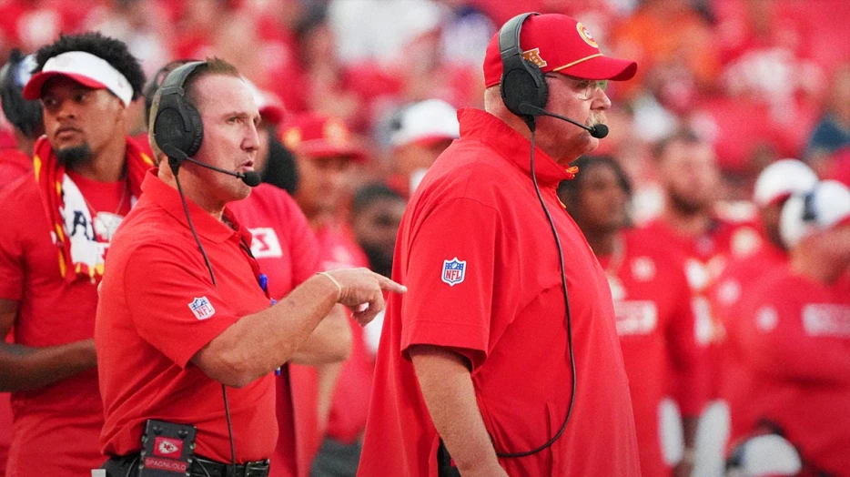 Chiefs DC Steve Spagnuolo teases Andy Reid’s offensive play-calling