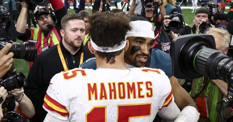 Chris Simms drops Patrick Mahomes’ ranking —  but has him ahead of Jalen Hurts