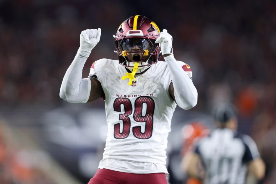 Commanders To Extend DB Jeremy Reaves