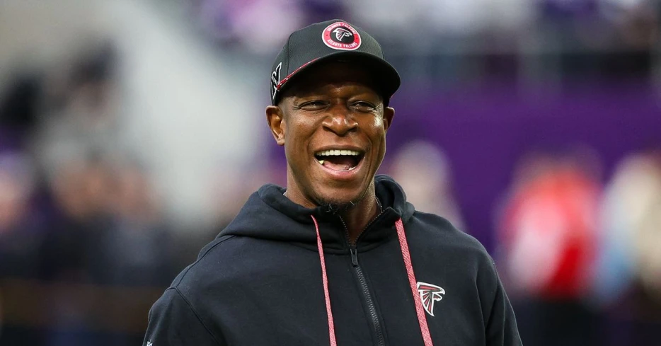 Falcons notes and quotes from Day 1 of mandatory minicamp