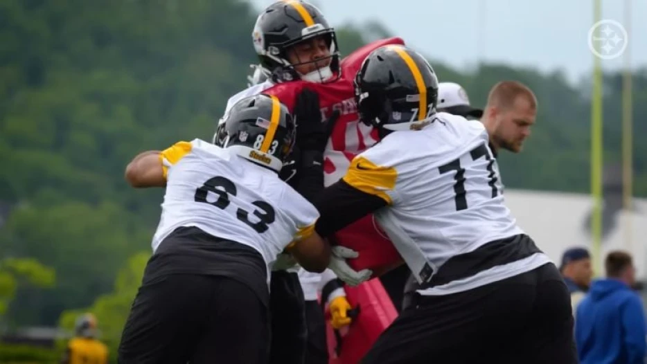 OL Coach Pat Meyer Shares Where Broderick Jones Can Improve Most