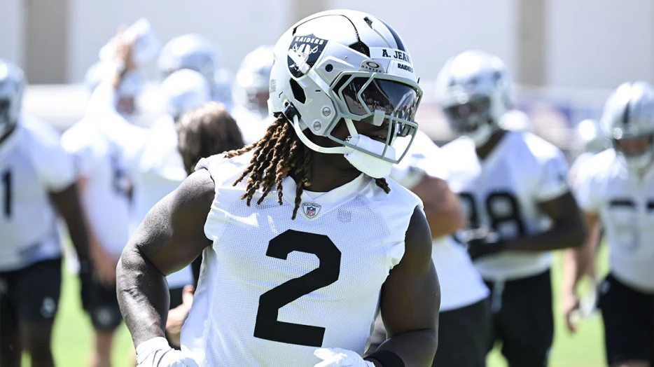 Raiders’ Maxx Crosby recalls raging thinking Ashton Jeanty was going to Jaguars