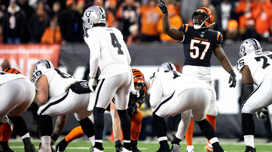 Raiders sign 143-tackle linebacker in free agency