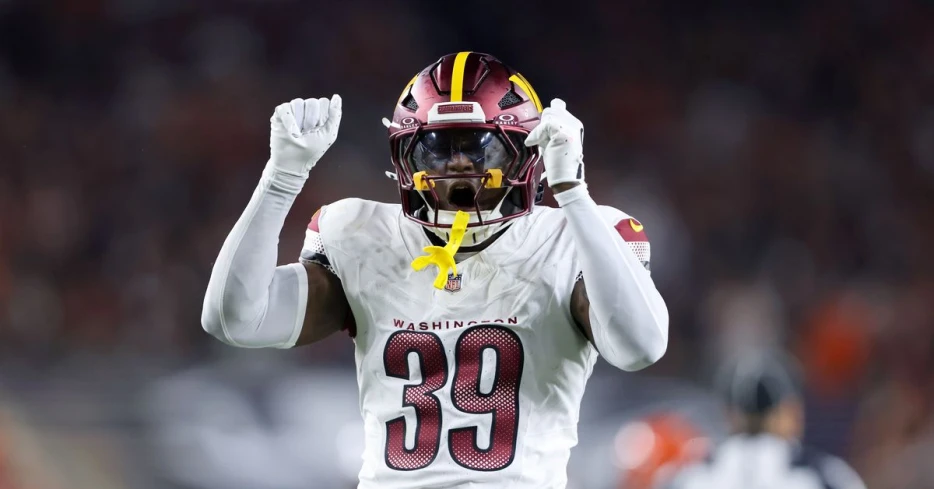 Report: Jeremy Reaves signed to 1-year extension