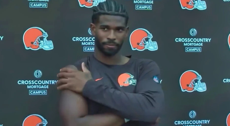 Shedeur Sanders Had The Perfect Response To Reporter’s Inappropriate Question About His Father
