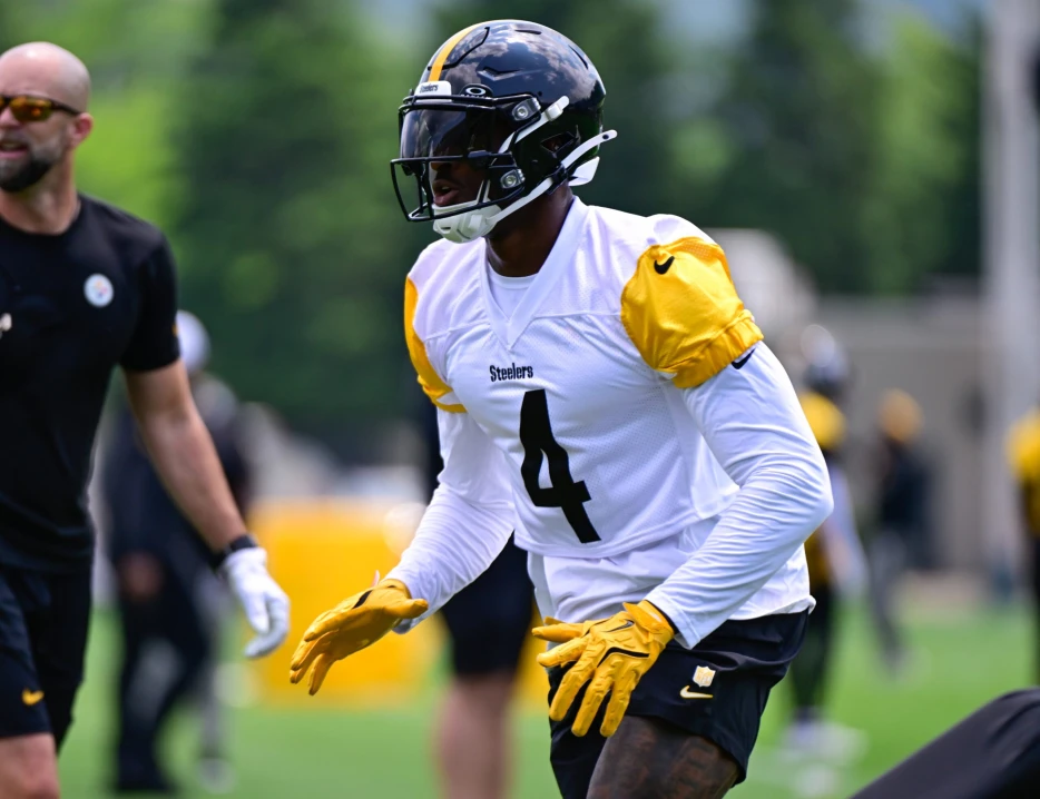 Steelers Sights &amp; Sounds: Metcalf with Austin, Rodgers Shows Wheels
