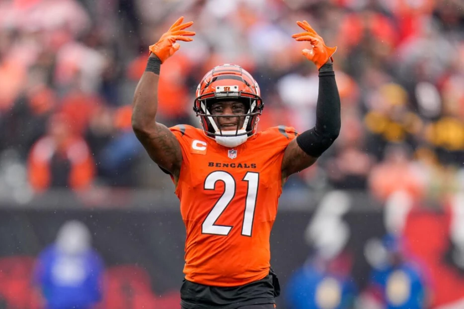 AFC East Notes: Bills, Wilkins, Hilton, Pats