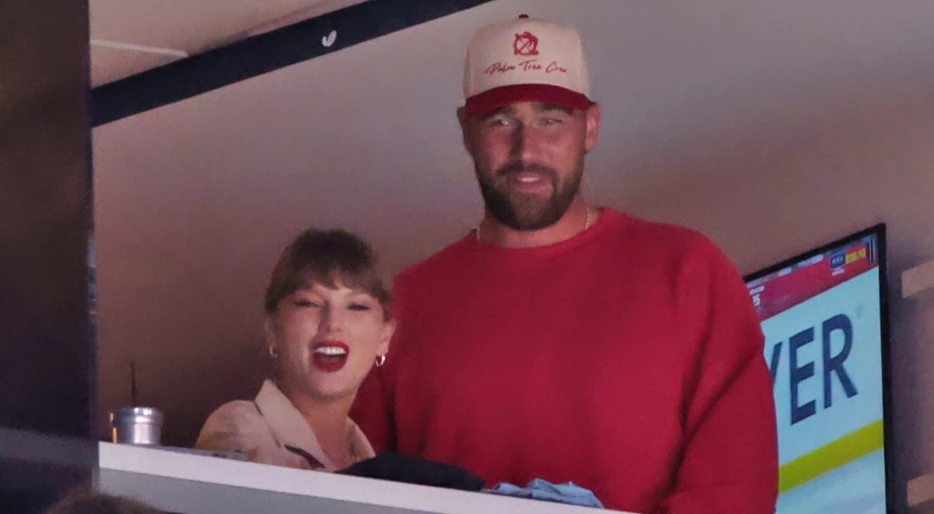 Ex-NFL Star &amp; Friend Of Travis Kelce Gets Called Out For “Evident &amp; Pathetic Jealousy” Over His Comment About Taylor Swift’s Appearance At Stanley Cup Finals
