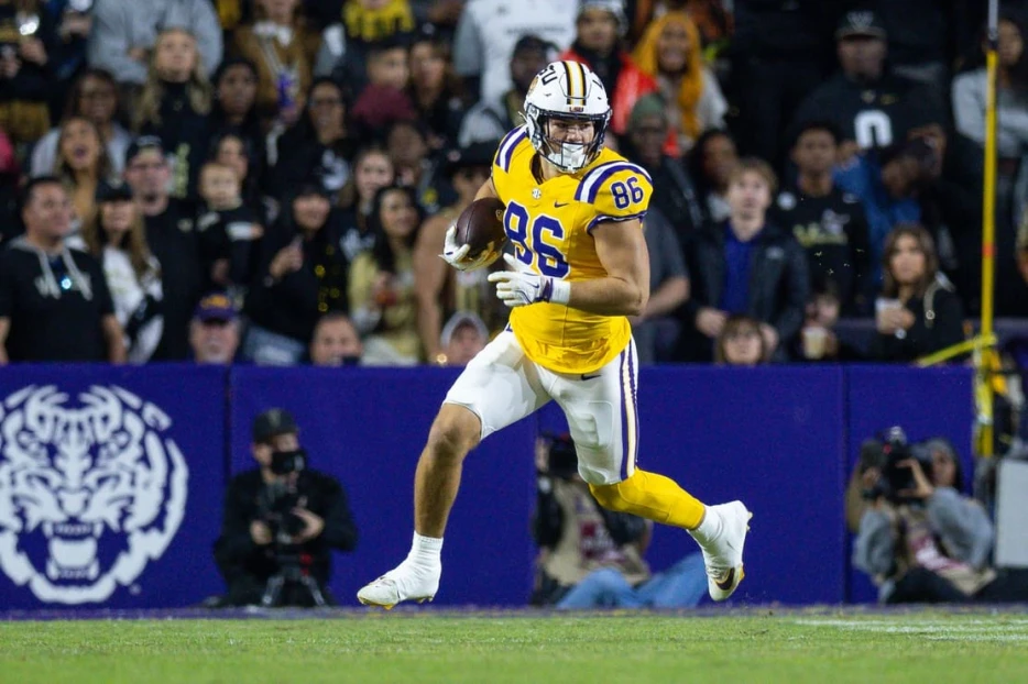 AFC Notes: Mason Taylor, Jaylen Waddle, Bills, Dolphins, Jets