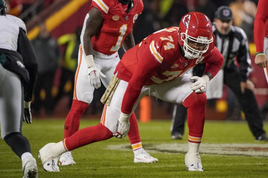 Chiefs Could Bench RT Jawaan Taylor?