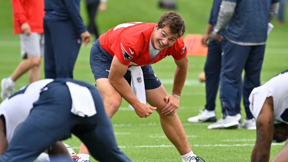 Drake Maye Made Awesome Gesture Toward New Patriots Teammate