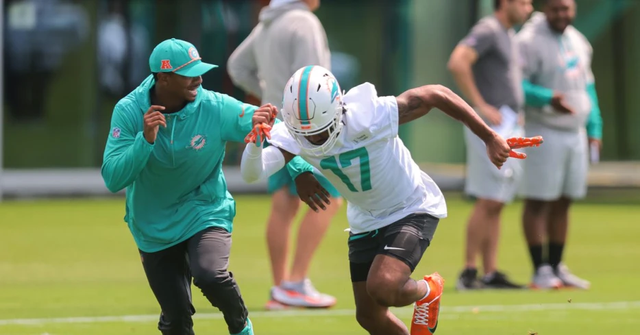 Jaylen Waddle: ‘Lucky for me...same quarterback, same head coach, OC and run it back’