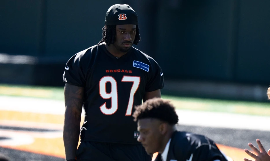 Bengals Insider: ‘Very Bizarre Situation’ with Shemar Stewart Contract Saga