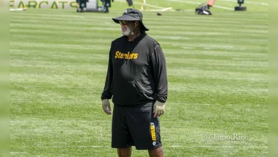 ‘He’s A Great Coach’: Derrick Harmon Enjoying Learning Under ‘Detailed’ Steelers DL Coach Karl Dunbar