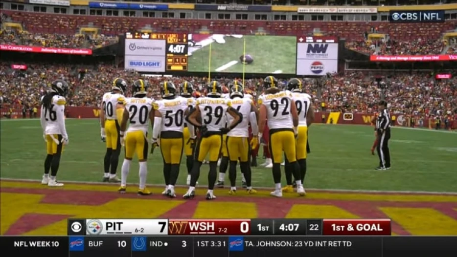 Kyle Long Describes How Aaron Rodgers Can Help Steelers Defense