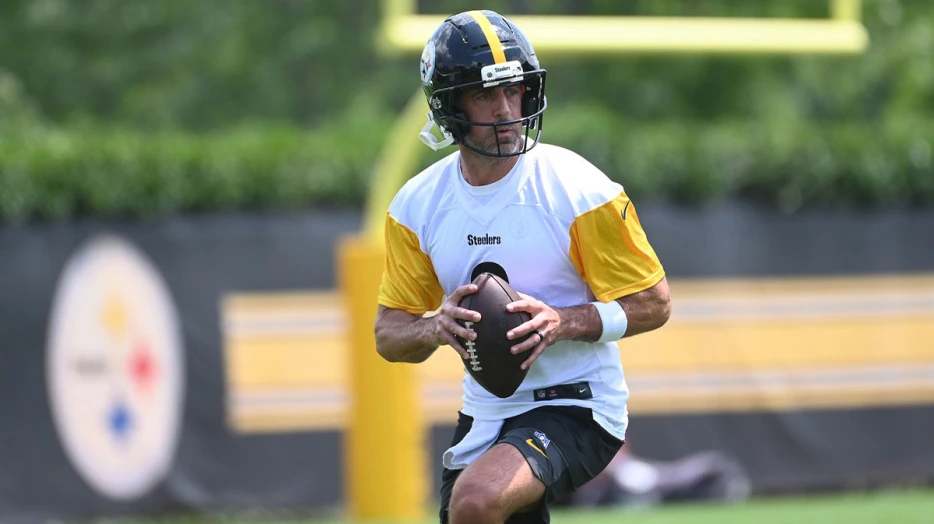 2-time Super Bowl champ doubts Steelers’ Aaron Rodgers is Russell Wilson upgrade
