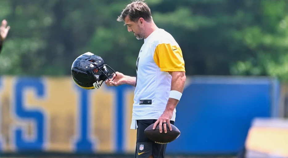 Aaron Rodgers’ Family Makes It Clear That They Don’t Believe He Actually Got Married