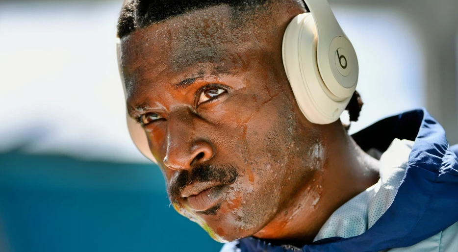 Authorities Speak Out On Antonio Brown Being ‘On the Run’ From Attempted Murder Charge