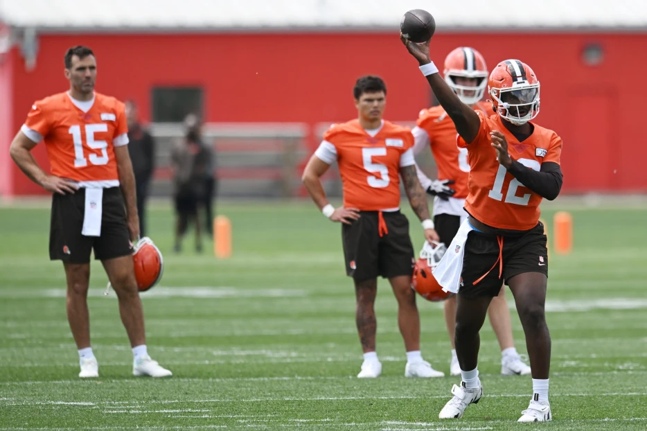 Browns Say They’re ‘Absolutely, Absolutely, Absolutely’ Willing To Keep All Four Quarterbacks During Regular Season
