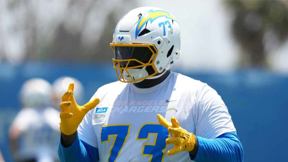 Chargers’ Jim Harbaugh remembers hilarious Mekhi Becton basketball moment