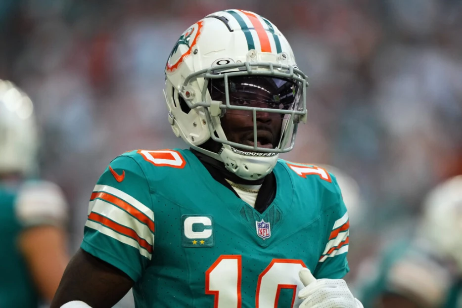 Extra Points: Hill, Lyles, Bolts, Bears, UFL