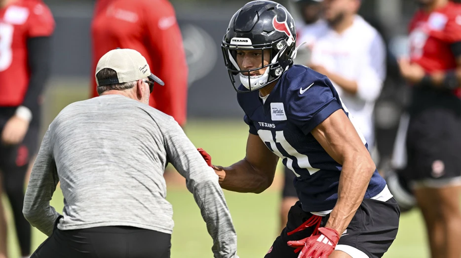 Historic rookie dazzles at Texans minicamp