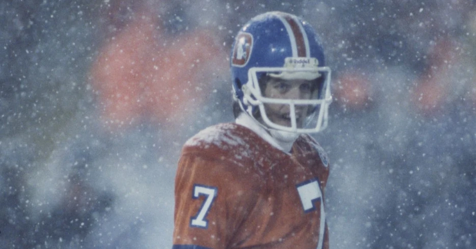 Horse Tracks: To dome or not to dome with Broncos next stadium?