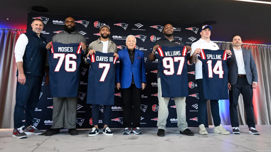 Intriguing Patriots Newcomer Opens Up On Playing For Mike Vrabel Again