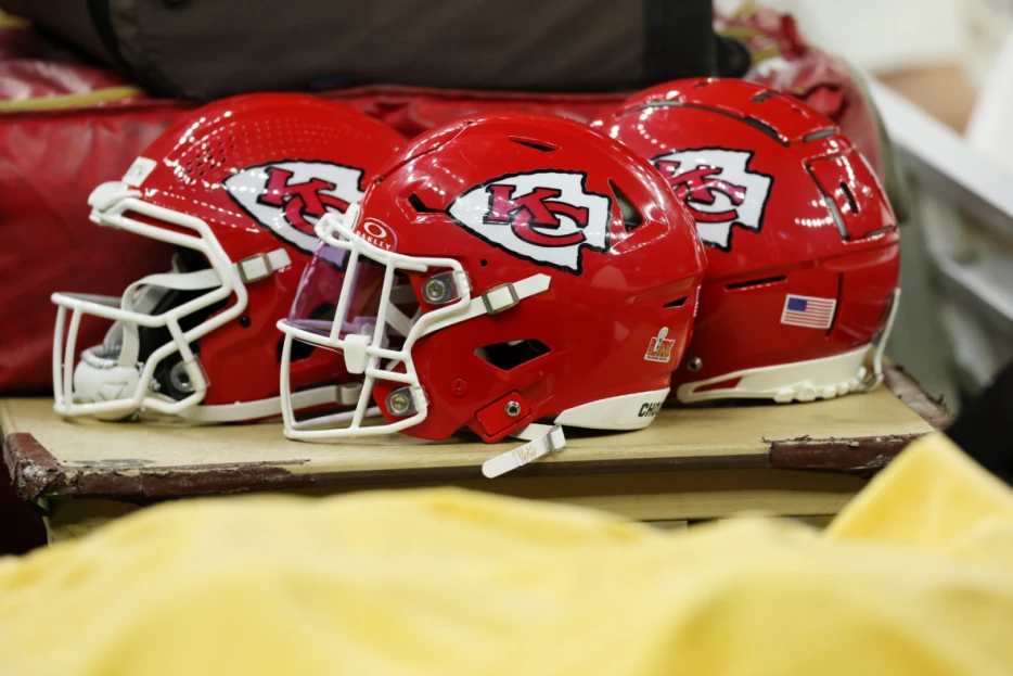 Kansas City Chiefs’ high-priced starter projected to lose starting role