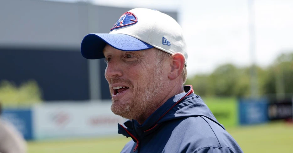 Assistant coach Todd Downing adding new perspective to Patriots’ wide receiver room