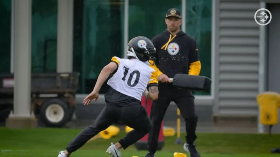 Despite DK Metcalf Addition, PFF Ranks Steelers’ WR Corps Ranks Near Bottom Of NFL