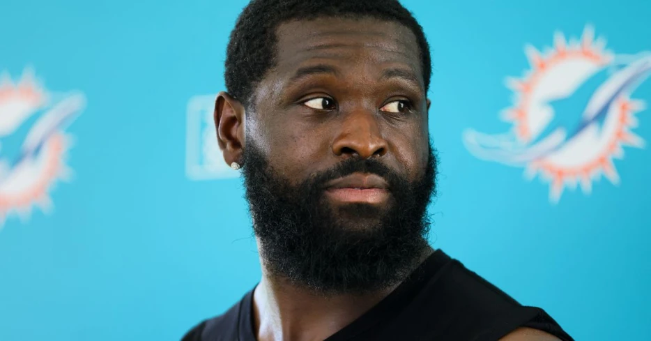 Pro Bowl tackle was blown away by Jared Verse