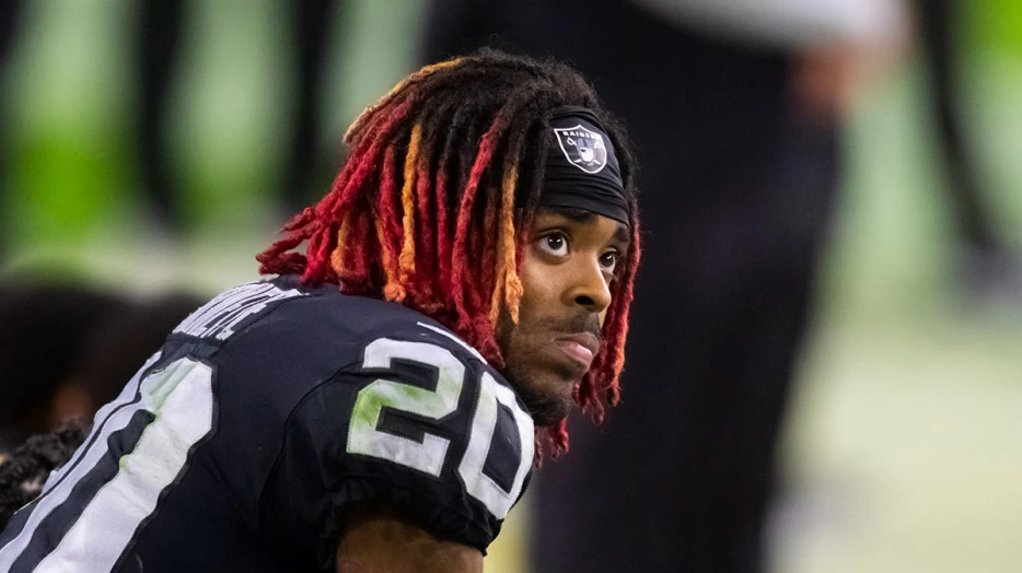 Texans sign ex-Raiders first-round cornerback