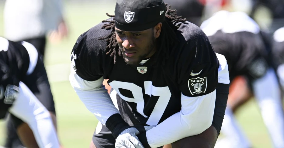 Tonka Hemingway reminds former coach of a new teammate