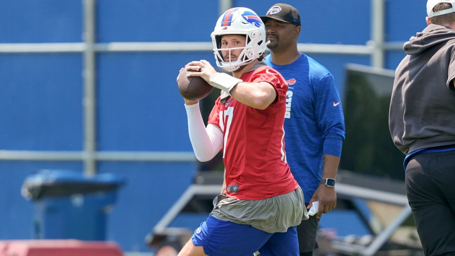 Bills’ Josh Allen drops Nike for New Balance during minicamp