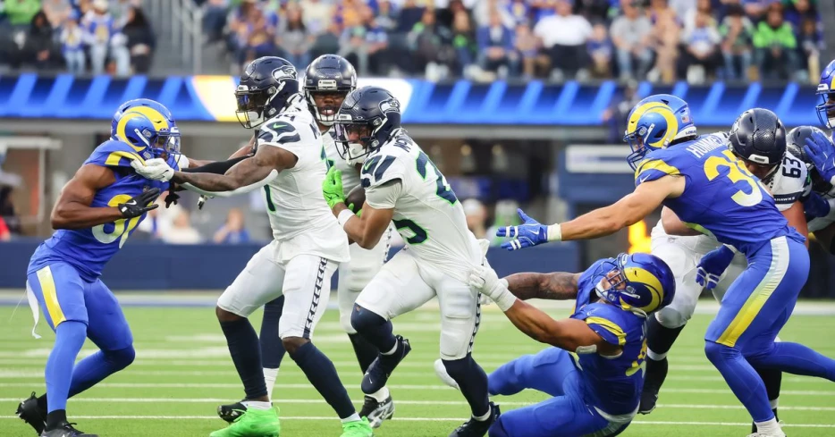 Can Kenny McIntosh retain his role as Seahawks RB3?