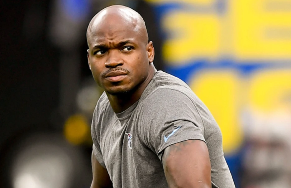 Ex-NFL RB Adrian Peterson Gets Into Fist Fight With Poker Player In Texas (Video)