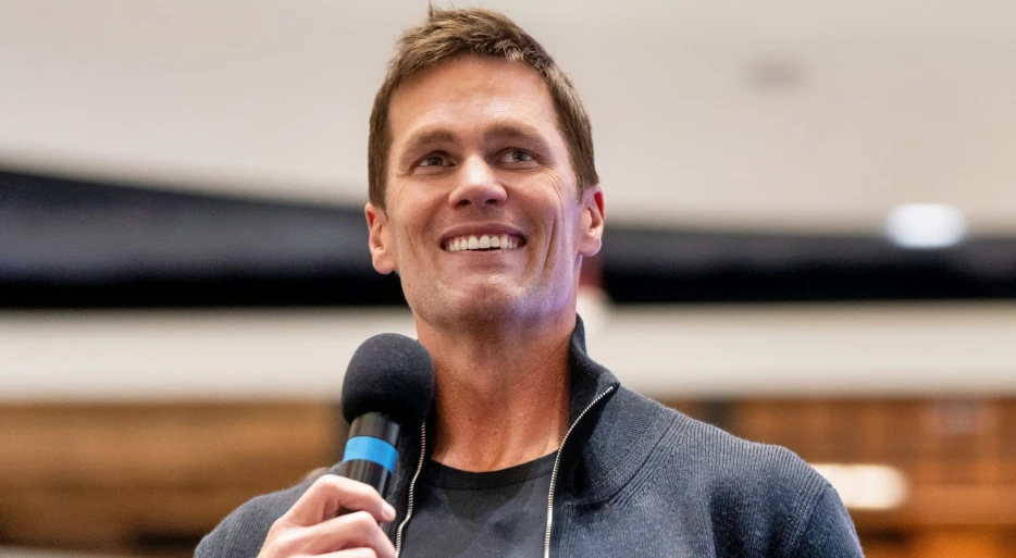 Tom Brady Is Looking Insanely Jacked In His Latest Shirtless Photo At 47 Years Old