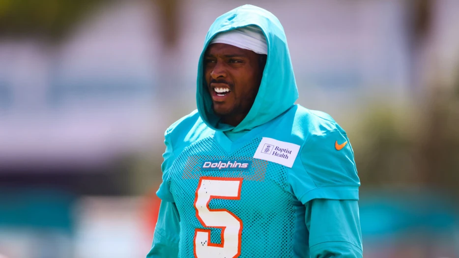 Adam Schefter puts timetable on Dolphins’ Jalen Ramsey trade