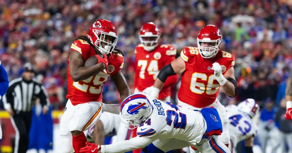 Arrowheadlines: Kareem Hunt named one of NFLs best ‘luxury’ players