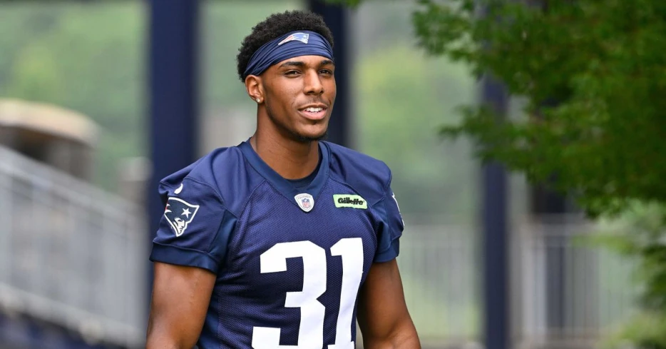 Patriots sign fourth-rounder Craig Woodson, leaving one draft pick unsigned