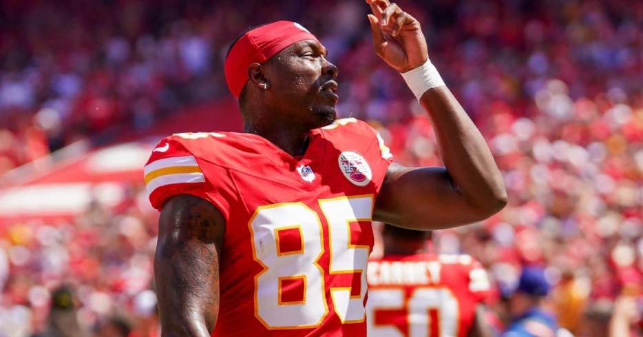 Chiefs make 3 roster moves on Friday