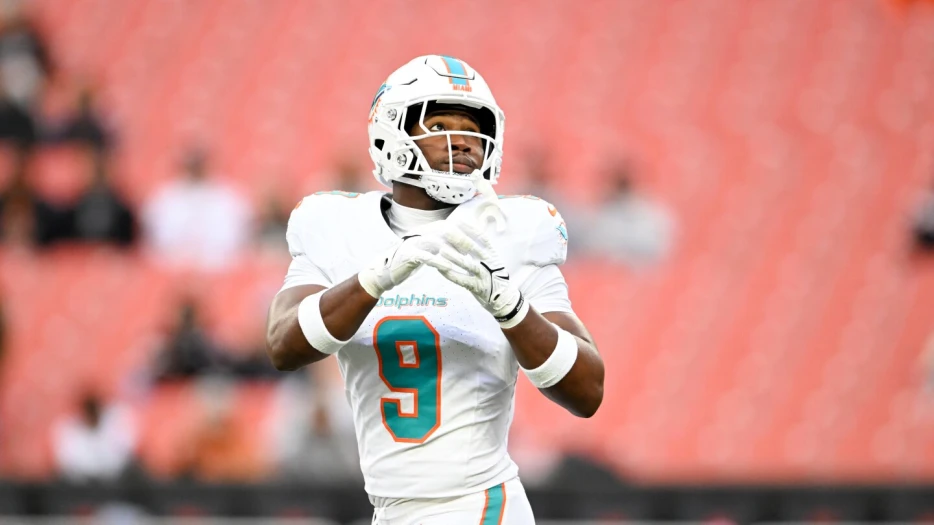 Report: Dolphins have discussed trade of TE Jonnu Smith to Steelers