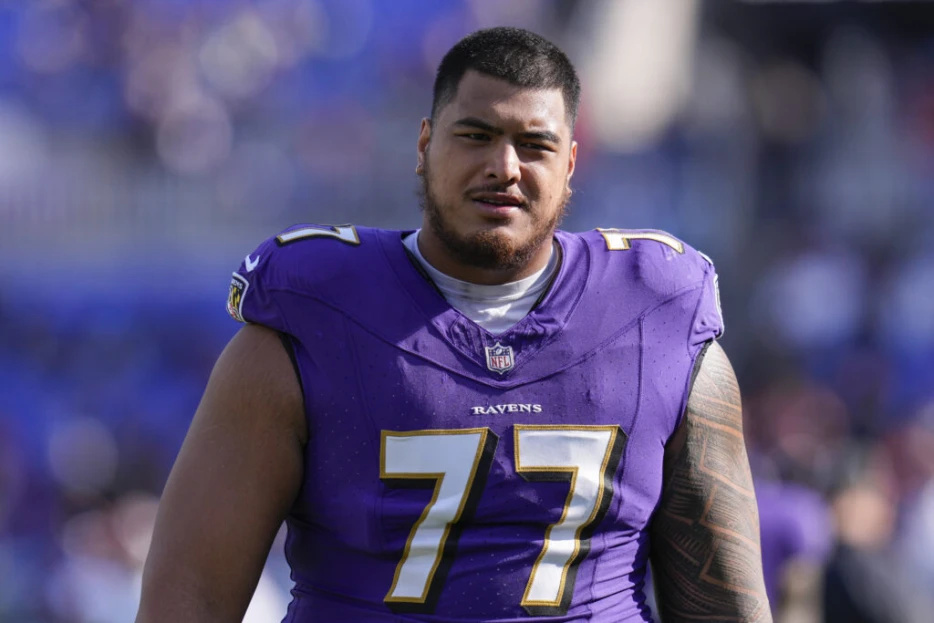 Daniel Faalele, Andrew Vorhees Leading Ravens’ G Competition