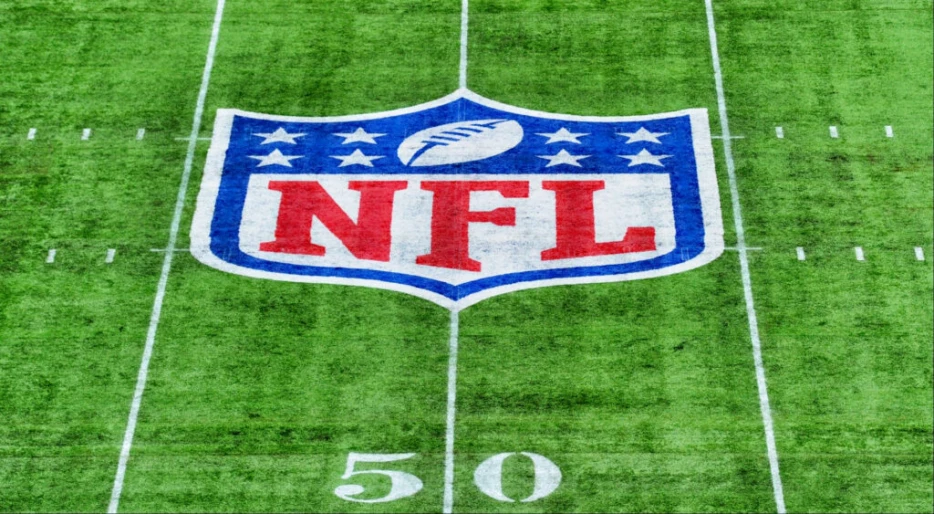 Everyone Is Praying For NFL Coach After His Billionaire Father Tragically Passed Away